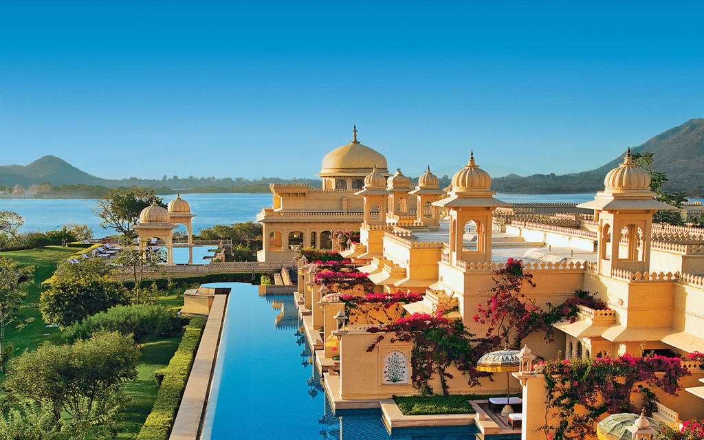 Tourist Places to Visit & Travel Guide to Udaipur
