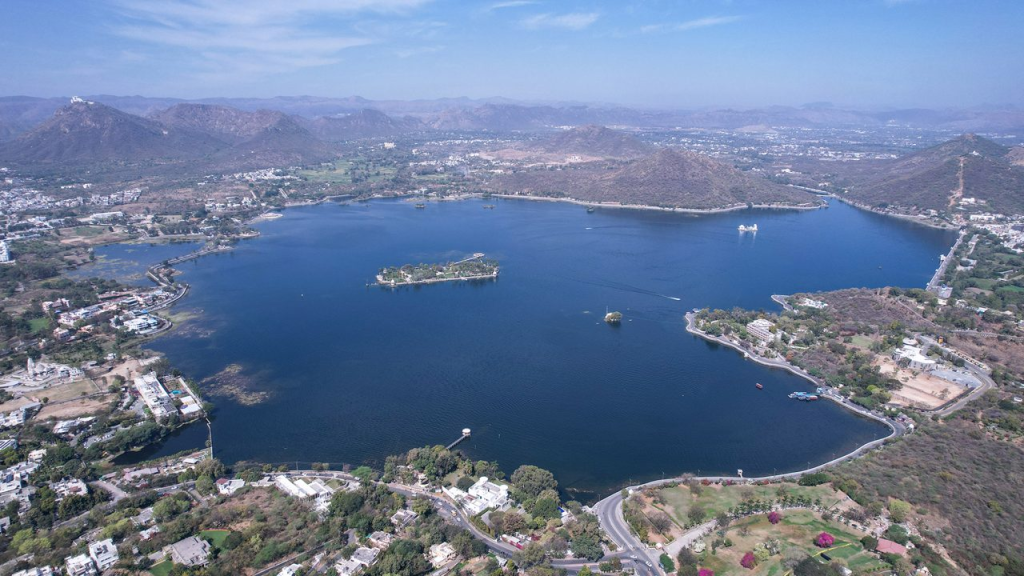Budget hotels near Fateh Sagar Lake, Udaipur